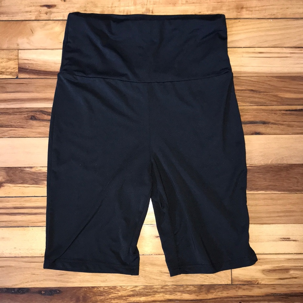 Black biker shorts size small